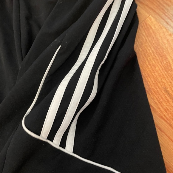 Shorts - Picture 3 of 4